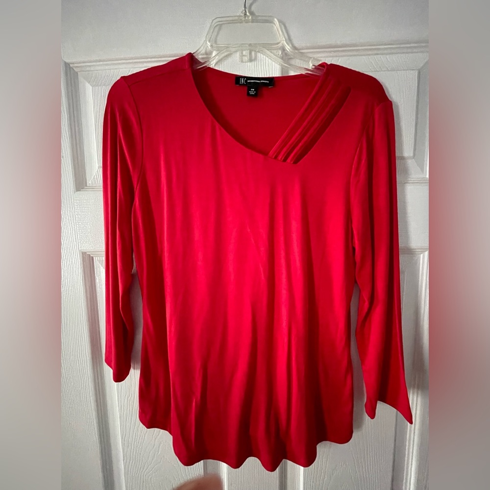 INC International Concepts Red Top Size Petite Medium